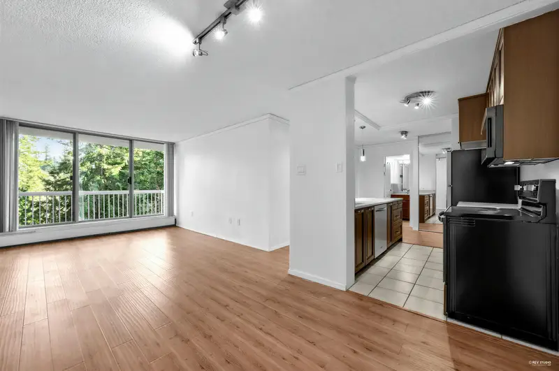 707 2008 FULLERTON AVENUE - photo 4 of 25