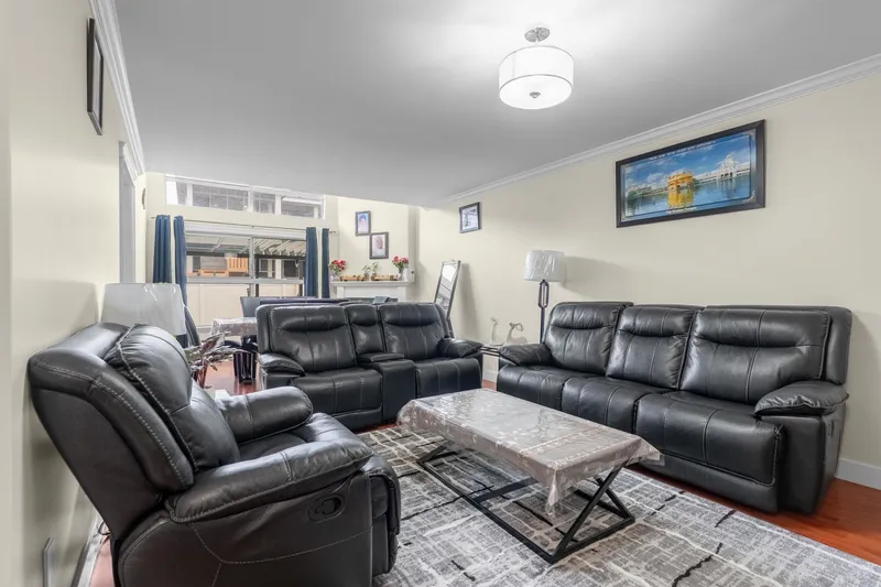 10 7250 122 STREET - photo 2 of 25