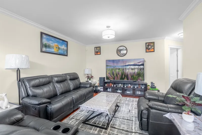 10 7250 122 STREET - photo 3 of 25