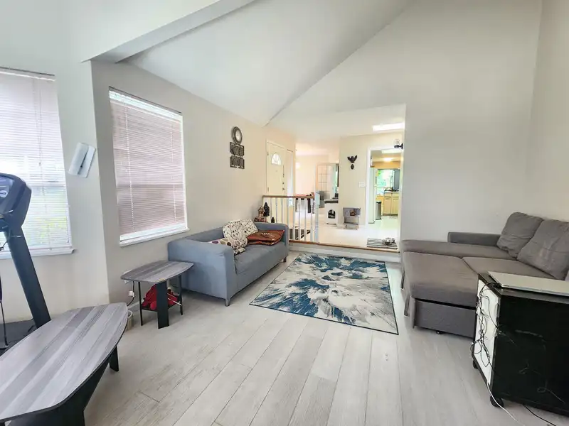 2805 SILVERBERRY COURT - photo 4 of 16