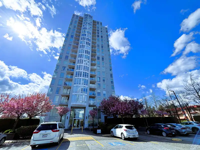 1904 14820 104 AVENUE - photo 1 of 40