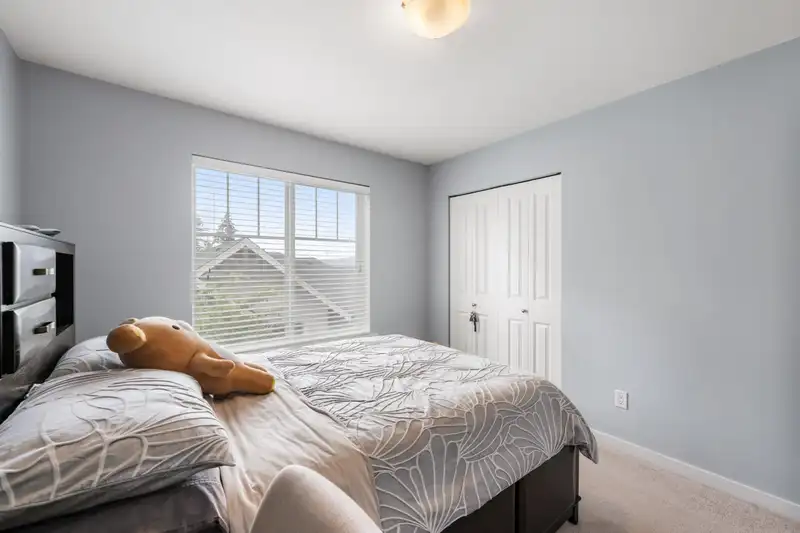 21 2855 158 STREET - photo 2 of 33