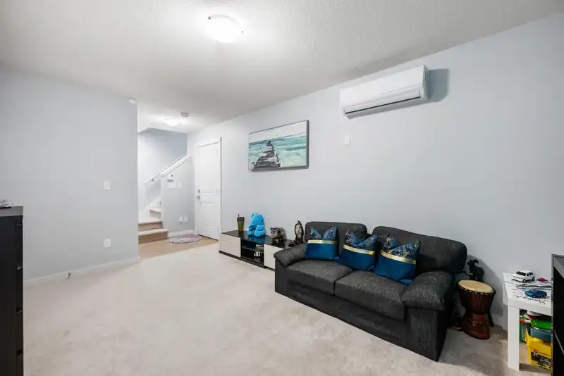 21 2855 158 STREET - photo 4 of 33