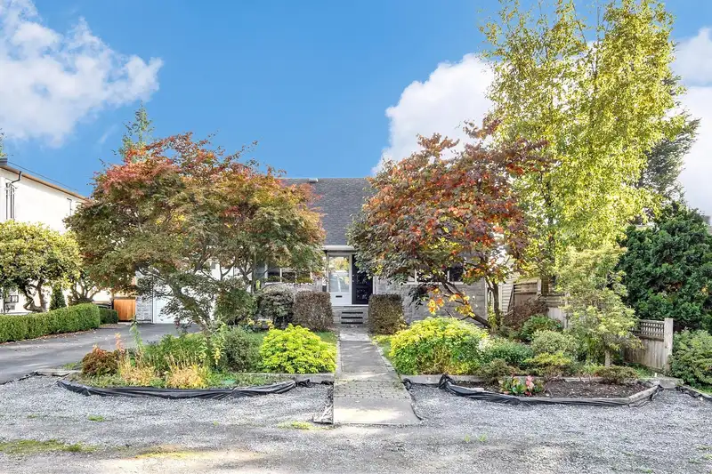 4222 VICTORY STREET - photo 2 of 40