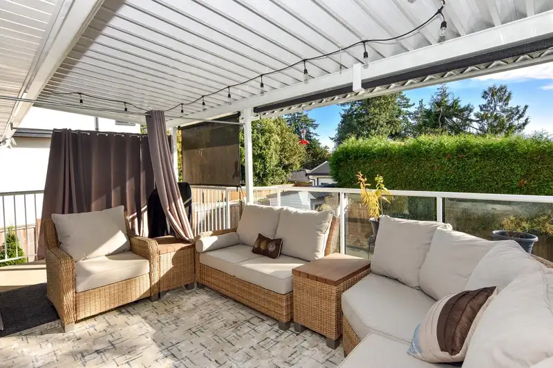 4222 VICTORY STREET - photo 4 of 40