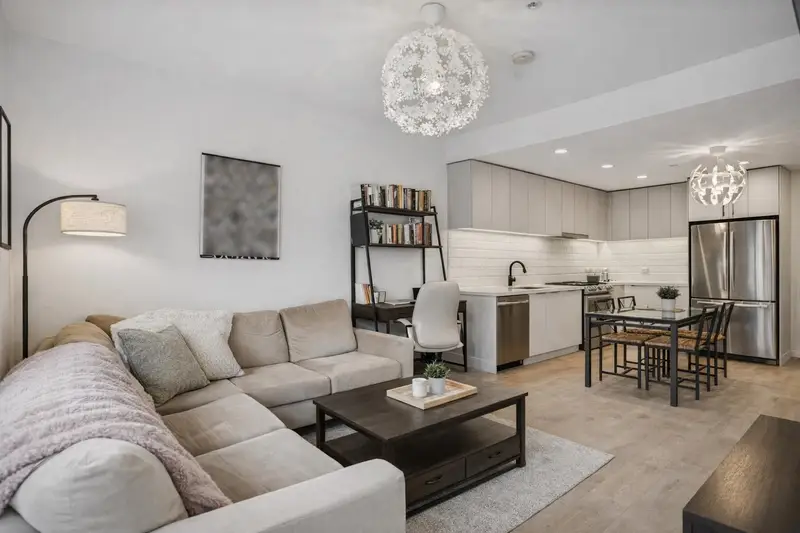 310 3018 ST GEORGE STREET - photo 3 of 24