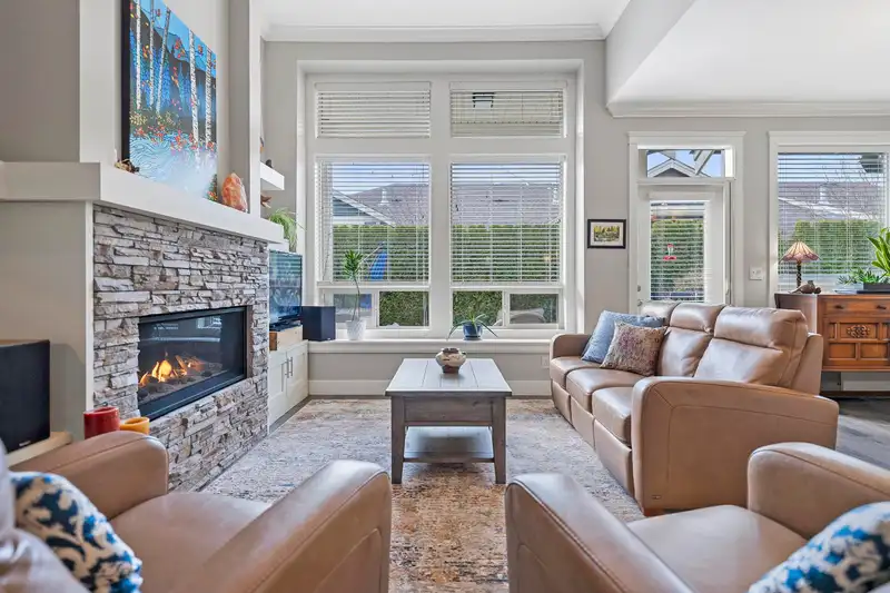 56 350 174 STREET - photo 2 of 40