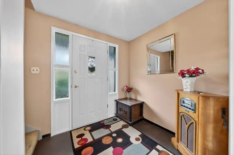 3833 KILLARNEY STREET - photo 3 of 30