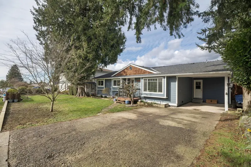 11471 95 AVENUE - photo 3 of 25