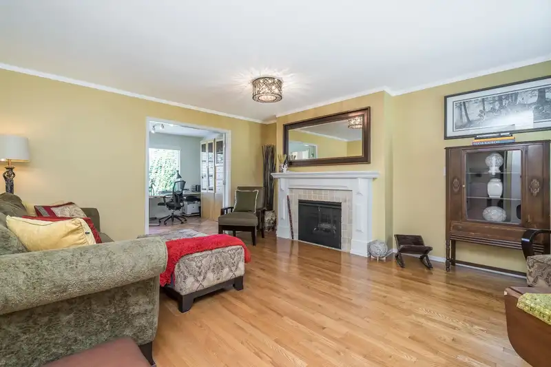 8390 CENTRE STREET - photo 2 of 24