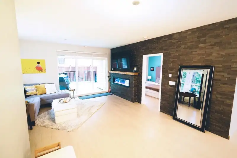 112 3205 MOUNTAIN HIGHWAY - photo 4 of 14