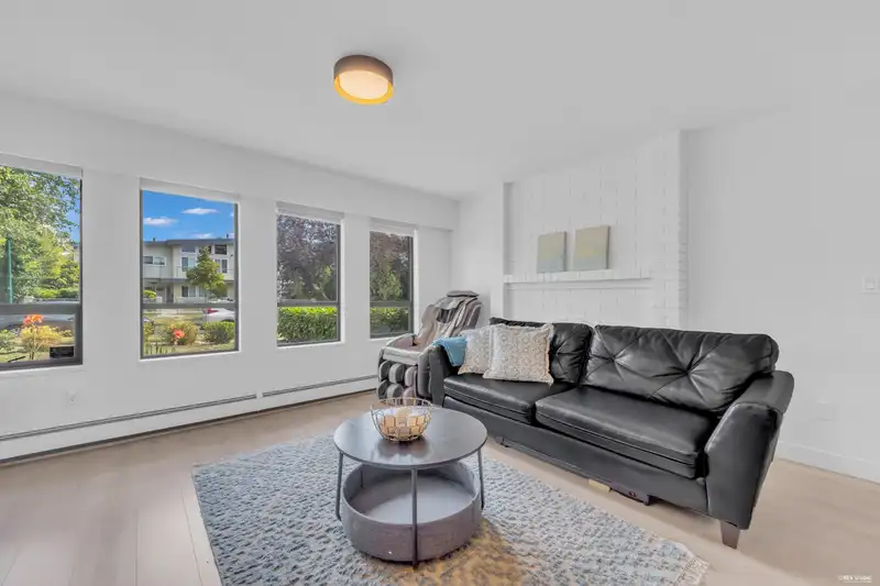 6939 DUMFRIES STREET - photo 4 of 37