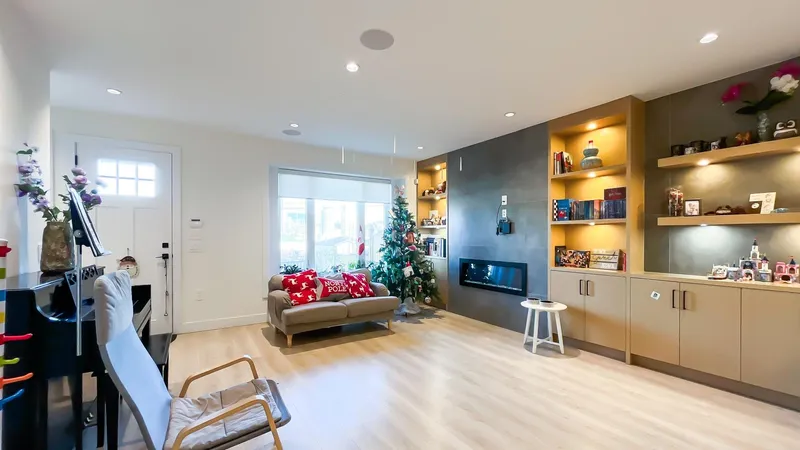 5086 MANOR STREET - photo 2 of 20