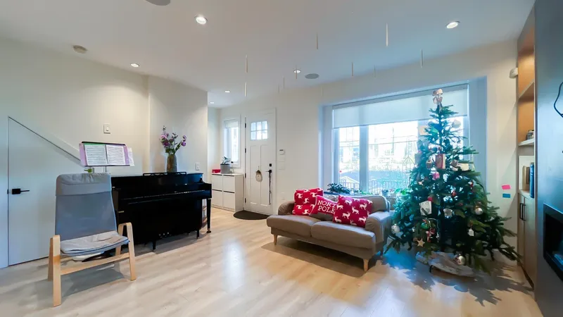 5086 MANOR STREET - photo 3 of 20