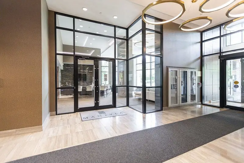 304 3096 WINDSOR GATE - photo 3 of 25