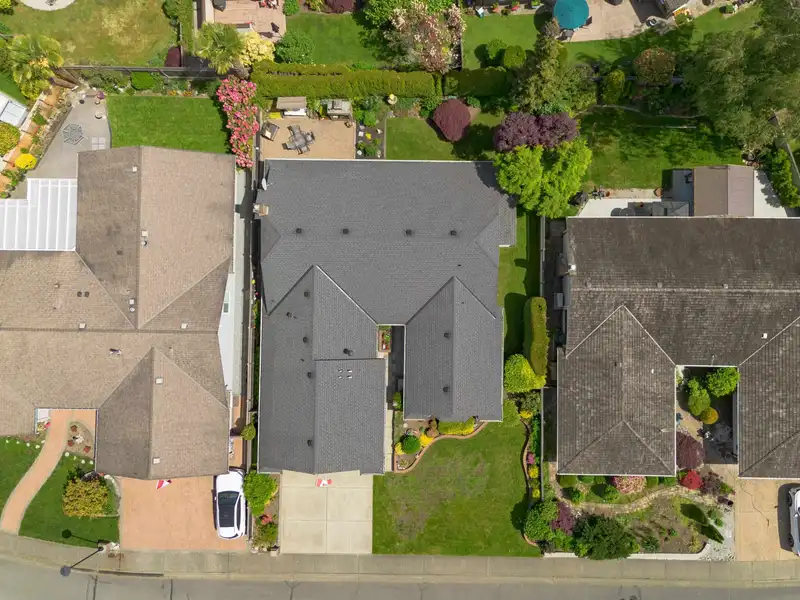 5661 GOLDENROD CRESCENT - photo 2 of 40