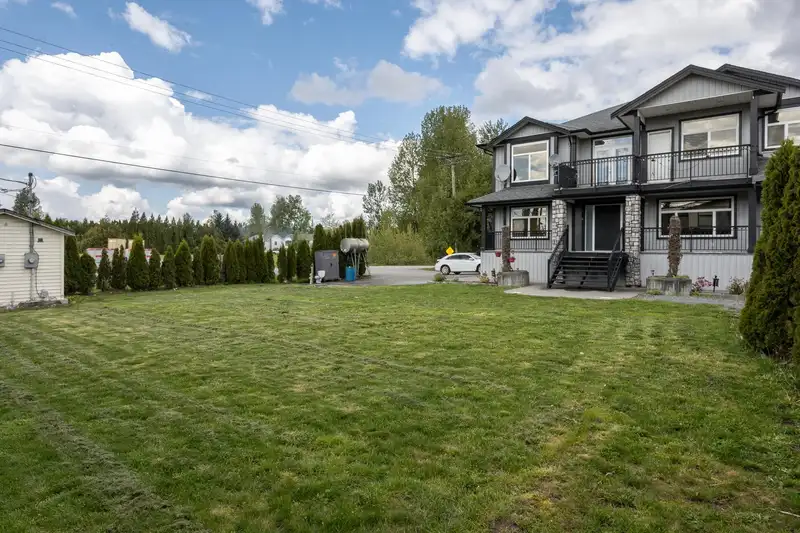 32013 HARRIS ROAD - photo 2 of 38