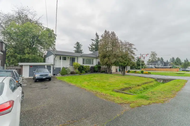 13131 110 AVENUE - photo 2 of 30