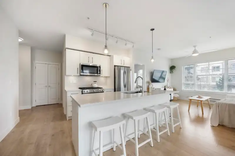 203 22136 49 AVENUE - photo 3 of 40