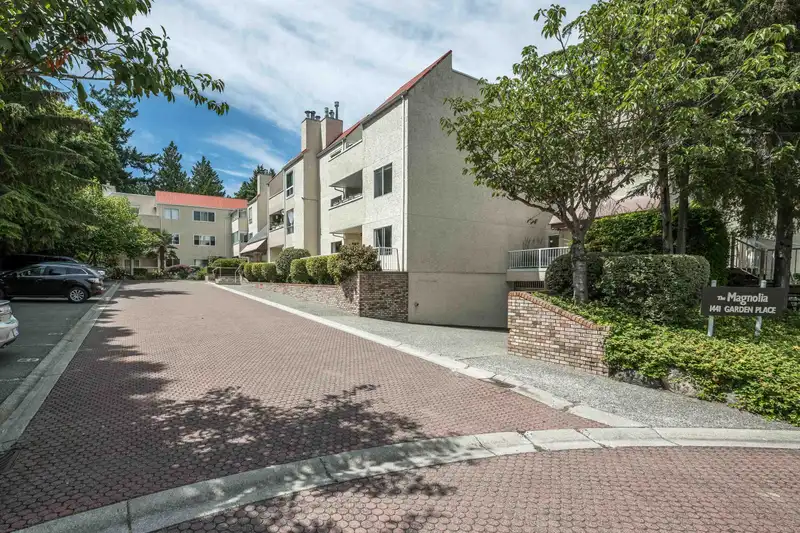 111 1441 GARDEN PLACE - photo 3 of 17