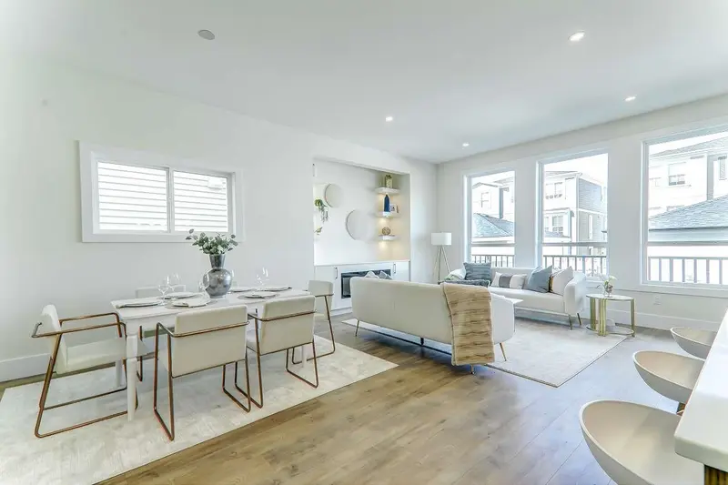 20669 76 AVENUE - photo 2 of 25