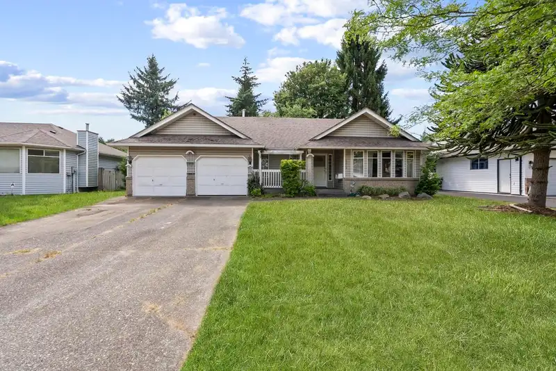 8819 157 STREET - photo 1 of 40