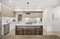 338 2635 KING GEORGE BOULEVARD - thumbnail 5