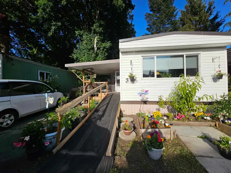 3 21091 LOUGHEED HIGHWAY - photo 1 of 32