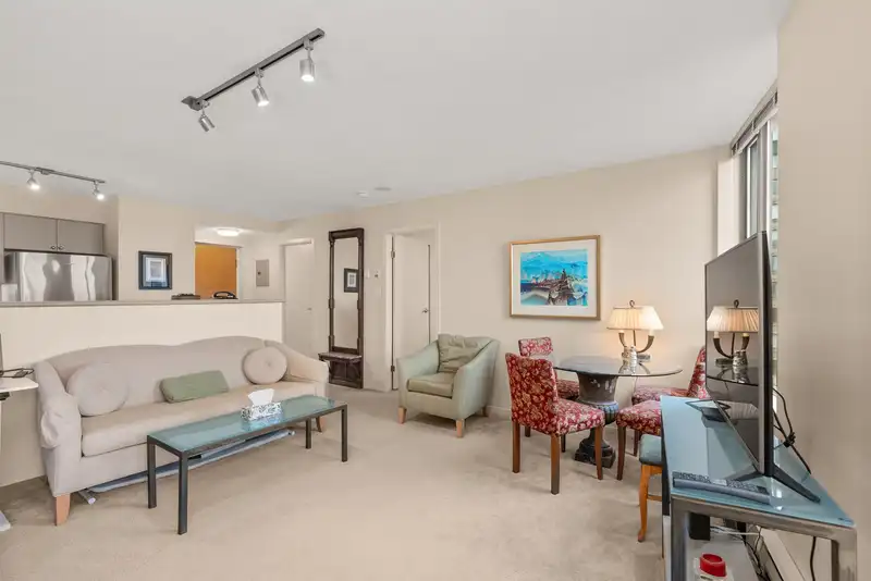1607 1277 NELSON STREET - photo 4 of 22