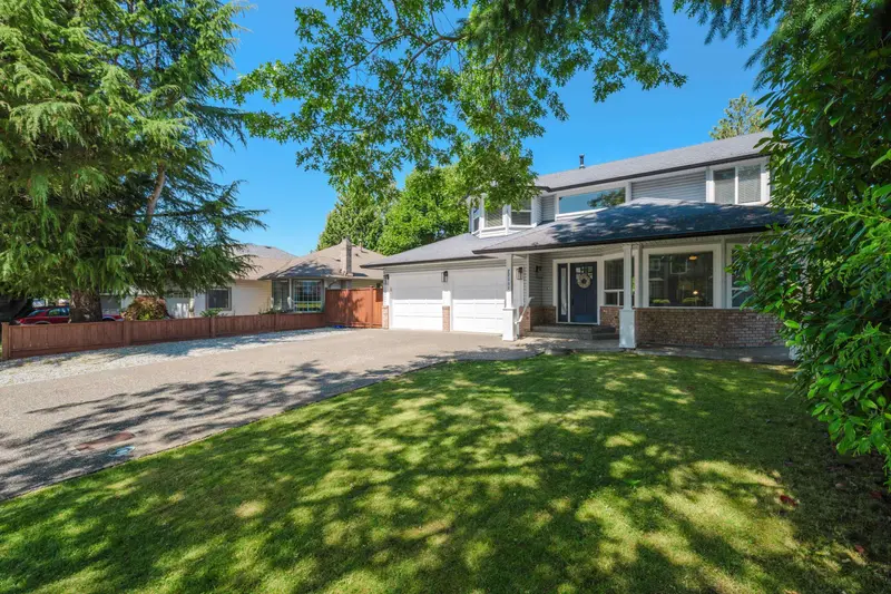 22111 46 AVENUE - photo 3 of 25