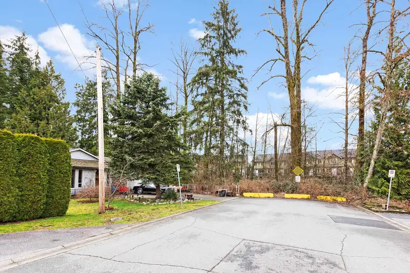 10595 154A STREET - photo 4 of 27