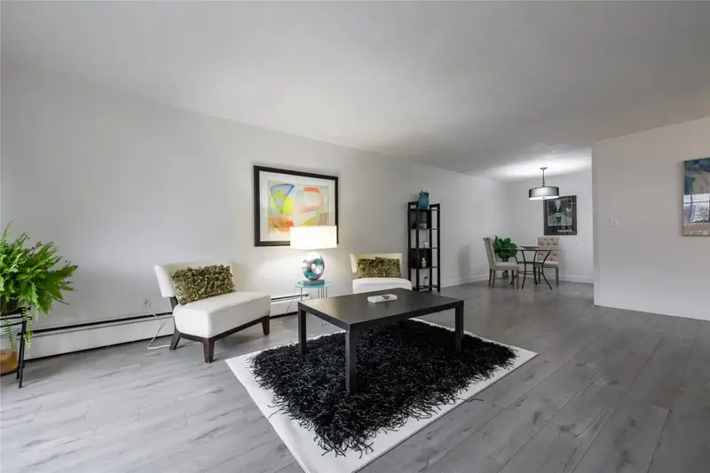 212 780 PREMIER STREET - photo 1 of 25