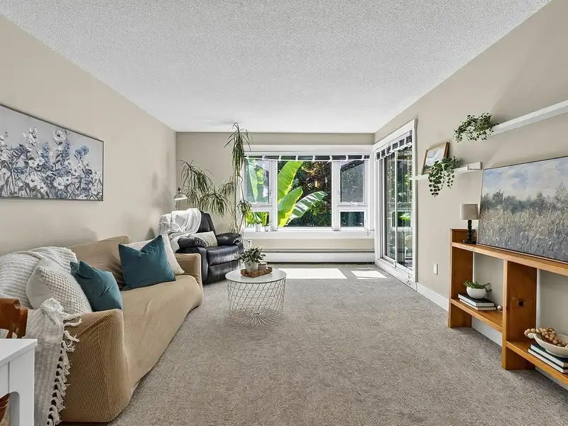 202 1750 MAPLE STREET - photo 2 of 31