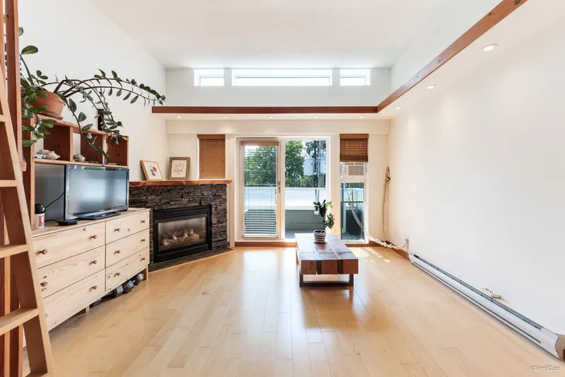 307 980 W 22ND AVENUE - photo 3 of 25