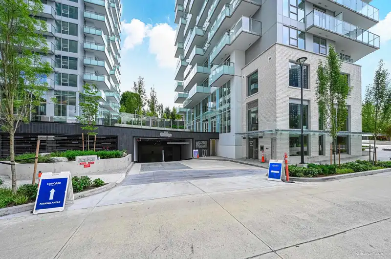 708 13768 100 AVENUE - photo 2 of 40