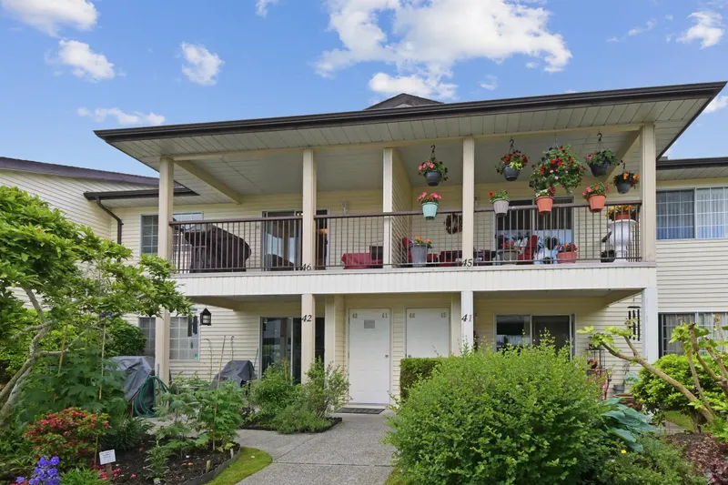 46 6467 197 STREET - photo 1 of 20