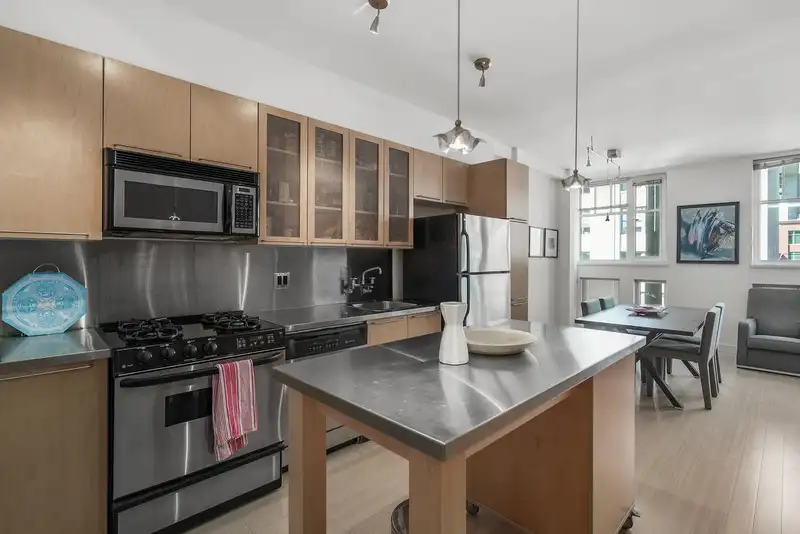 402 1072 HAMILTON STREET - photo 4 of 20