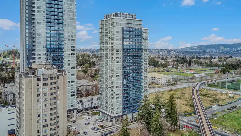 2803 13428 105 AVENUE - photo 2 of 29