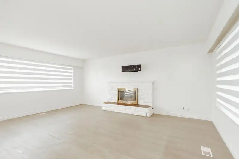 85 WARRICK STREET - photo 4 of 40