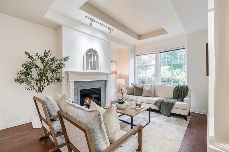 16 15677 24 AVENUE - photo 1 of 26