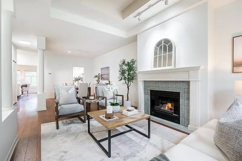 16 15677 24 AVENUE - photo 3 of 26