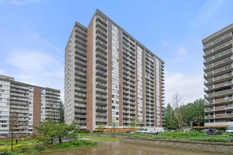 405 2016 FULLERTON AVENUE - photo 1 of 25