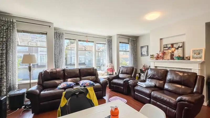 60 5950 OAKDALE ROAD - photo 4 of 33
