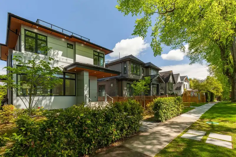 4237 W 13TH AVENUE - photo 1 of 40