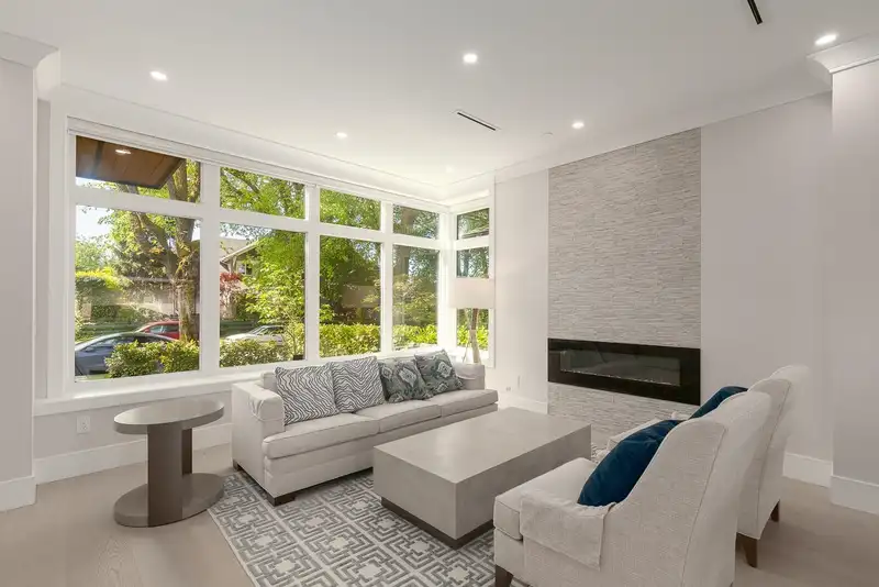 4237 W 13TH AVENUE - photo 4 of 40