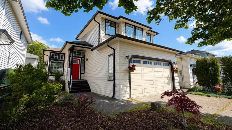 22135 GARRATT DRIVE - photo 2 of 40