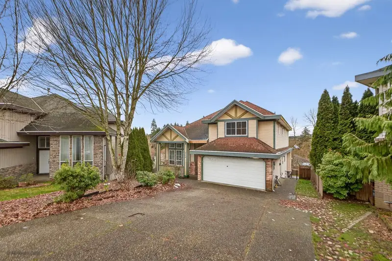 7718 145 STREET - photo 2 of 25