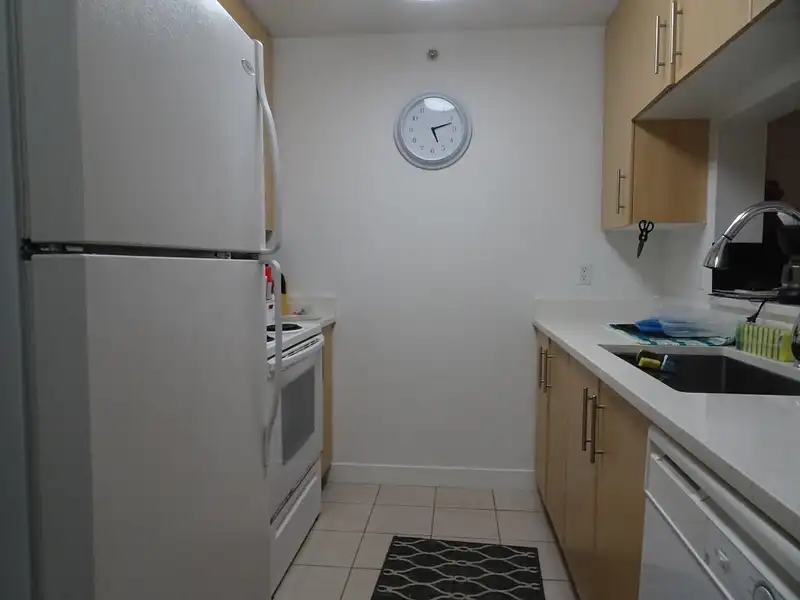 206 3660 VANNESS AVENUE - photo 2 of 11