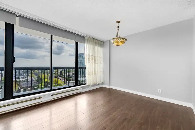 1403 6540 BURLINGTON AVENUE - photo 3 of 19