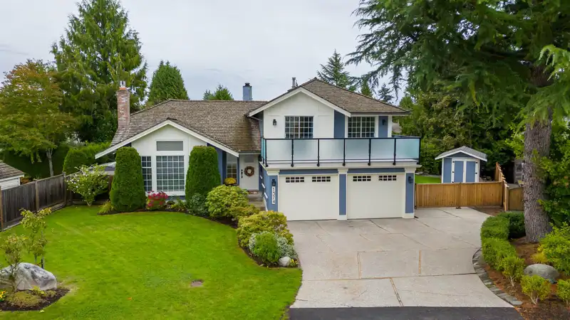 1374 161 STREET - photo 3 of 40